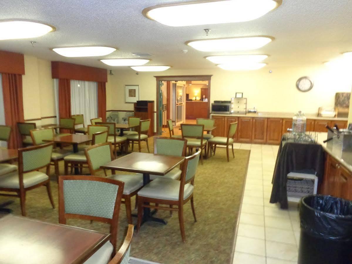 Country Inn & Suites By Radisson Bismarck Waterpark Eksteriør billede